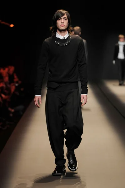 Look 11